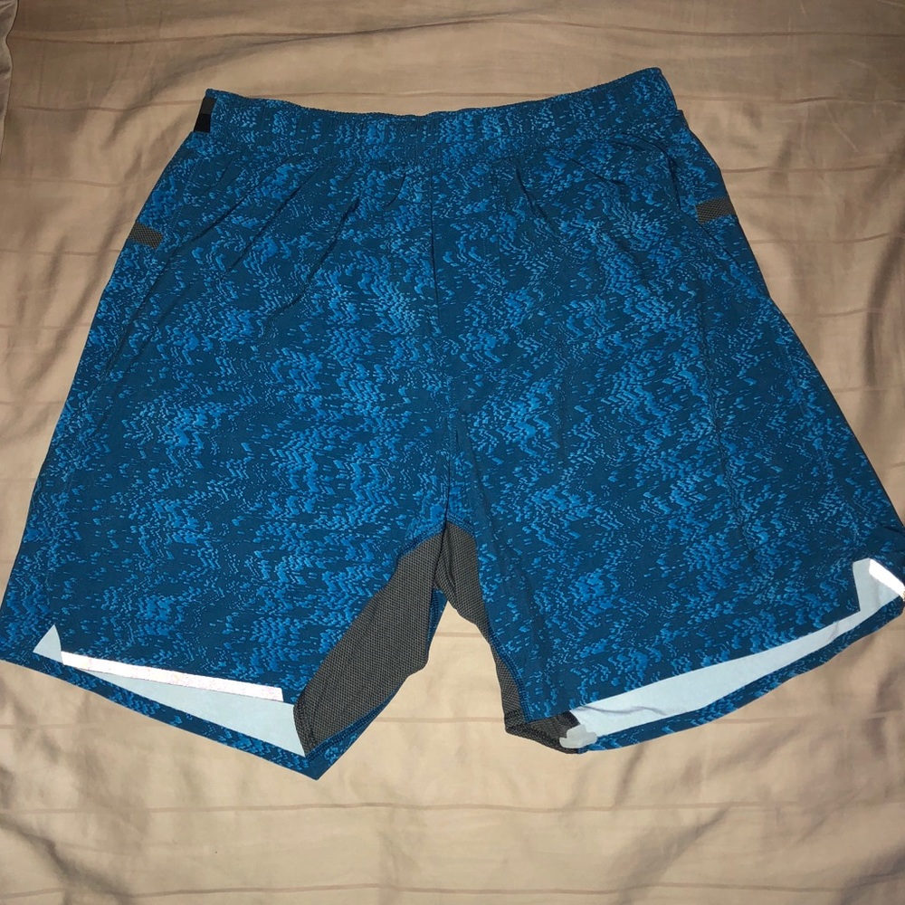 7” LULULEMON SURGE SHORTS - Medium